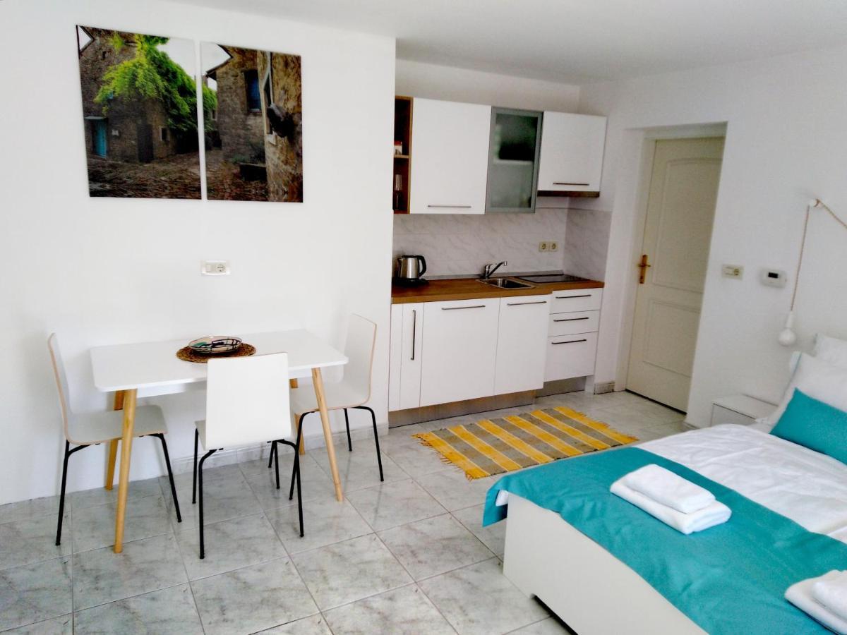 Olive Tree Apartments Umag Exterior foto